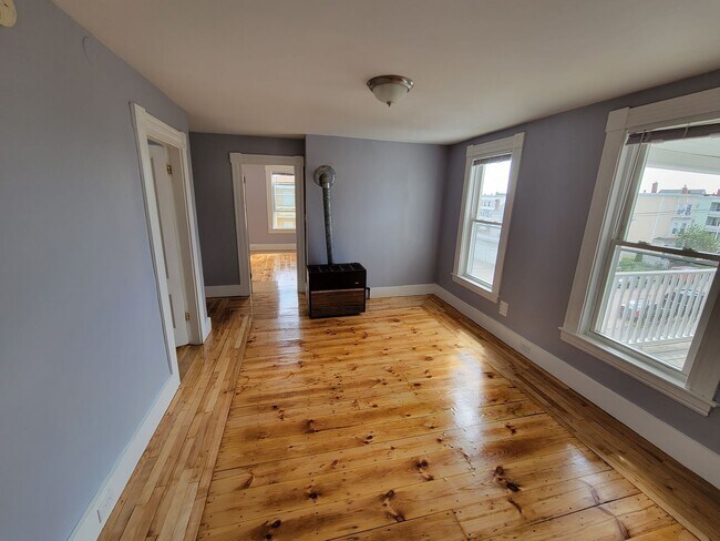 386 Rimmon St unit 3, Manchester, NH 03102 - photo 5