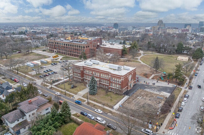 Grand Rapids Montessori Academy, campus.