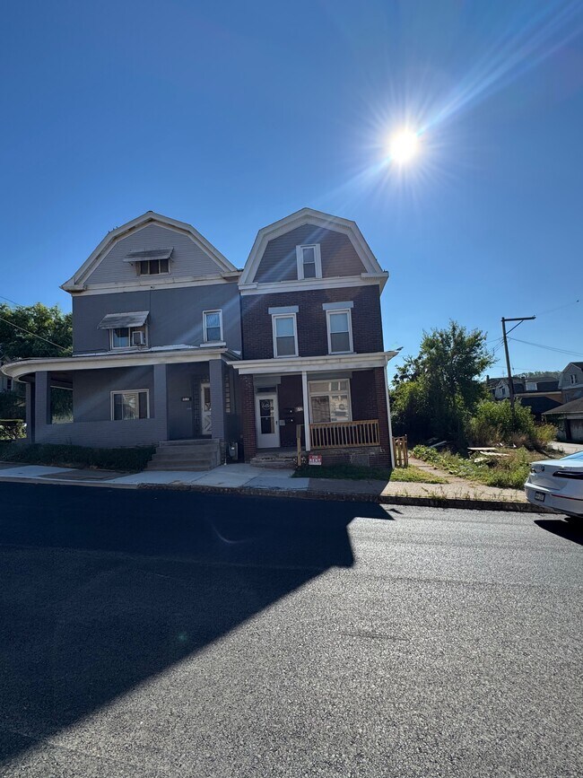 612 Main St, East Pittsburgh, PA 15112