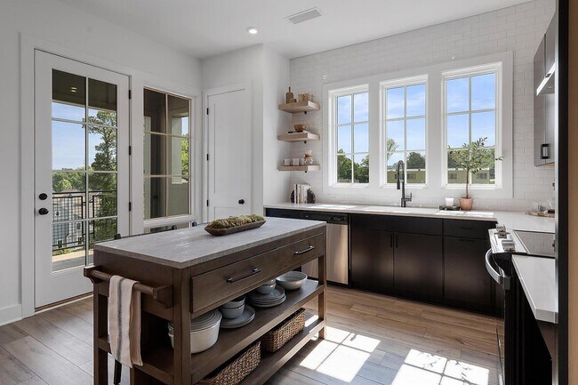 Longreen - Stack Residence unit 2, Atlanta, GA 30318 - photo 4