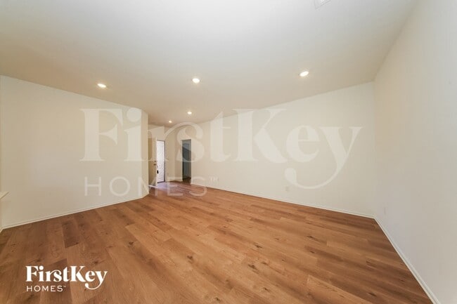 441 Labelle Ln, Tuttle, OK 73089 - photo 3