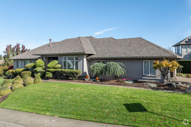 Homes with around 3,000 square feet go for $800,000 to $950,000 in West Tigard,