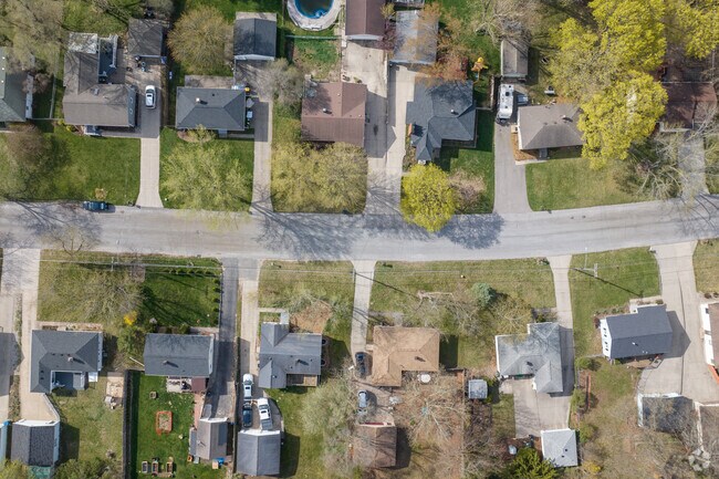 Homes in the neighborhood have comfortable lot sizes.