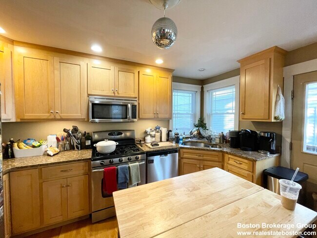 23 Iroquois St unit 1, Roxbury Crossing, MA 02120 - photo 2