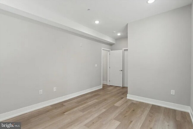 401 E Walnut Ln unit 101, Philadelphia, PA 19144 - photo 3