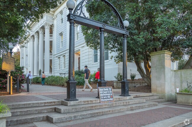 The UGA campus is found just outside of the North Avenue area.