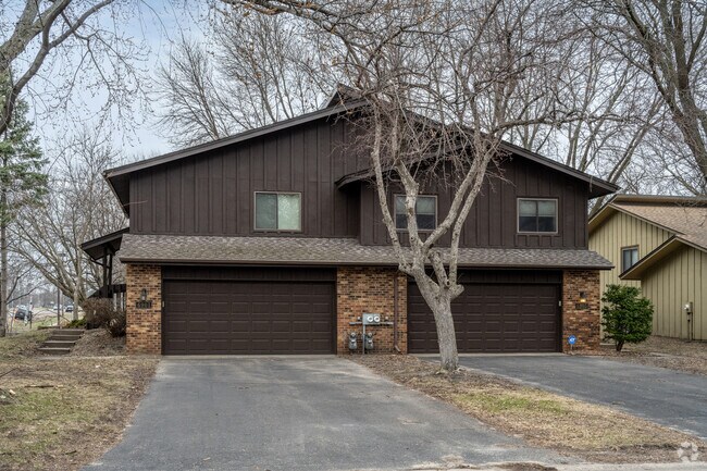 Mallard Creek is a community of townhomes in Willow Lane.