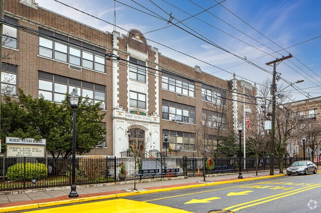 Robert Waters School's every staff member knows every students.