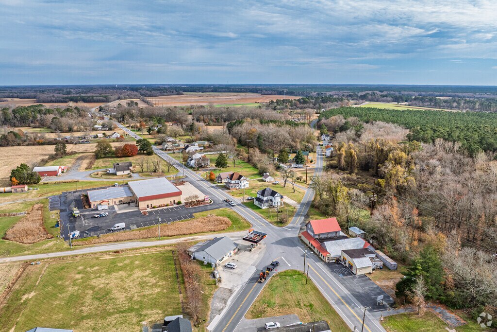 Parsonsburg is rural, but it still has a handful of places to visit.