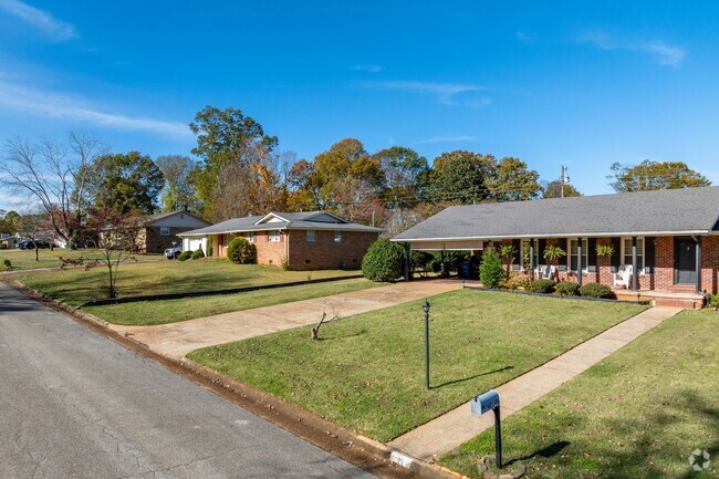 Ranch homes are the most frequented architectural style in Hickory Hills.