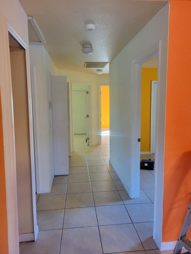 5039 Locke Ln, Lehigh Acres, FL 33973 - photo 6