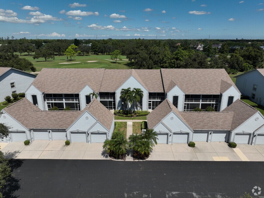 6707 Stone River Rd unit 203, Bradenton, FL 34203 - photo 2