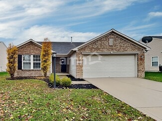 5452 Wood Hollow Dr, Indianapolis, IN 46239