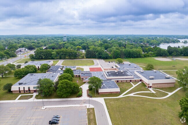 Aerial view of Waterford School District's Mason Middle School.