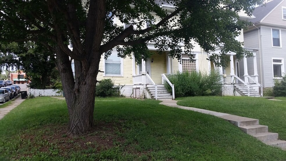 344-348 Howell Avenue