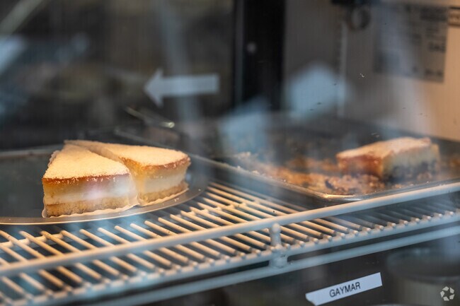 Come to Alida's Bakery in Cascade View  and enjoy freshly baked breads and deserts.