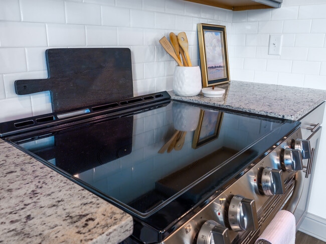 The Merlot: 1BR, 1BA- Kitchen