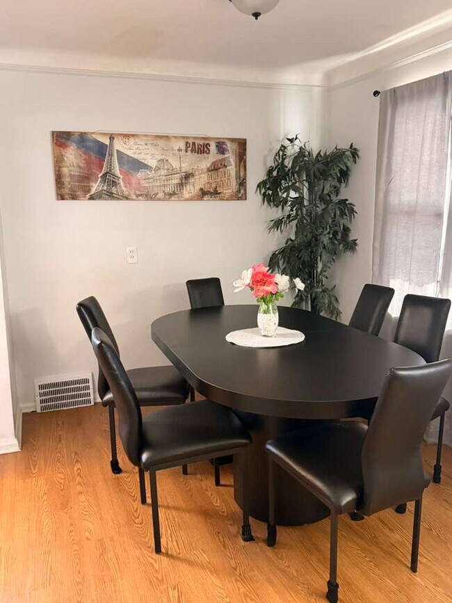 24800 Dunning St, Dearborn, MI 48124 - photo 3