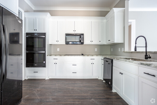 3BR, 2BA - Kitchen