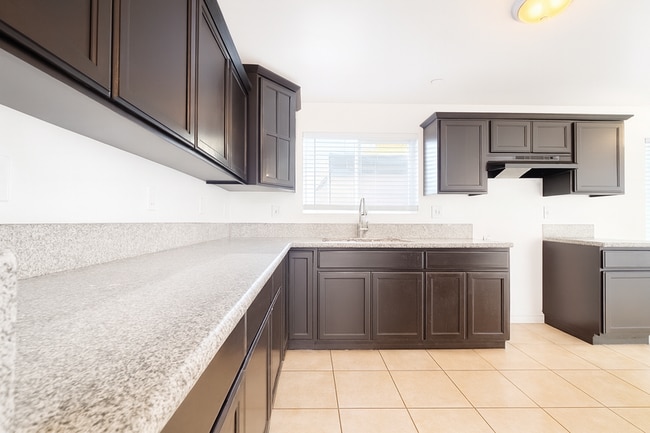 631 E 78th St, Los Angeles, CA 90001 - photo 3