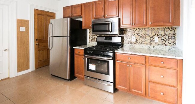 7 Greenmount St unit 2, Dorchester, MA 02125 - photo 2