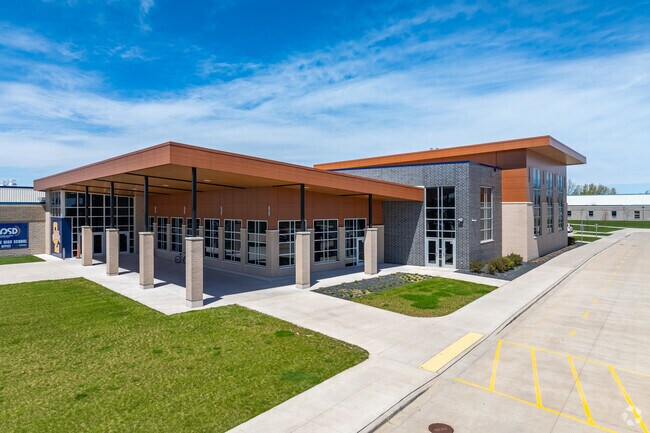 The entry at Ozaukee Elementary School.