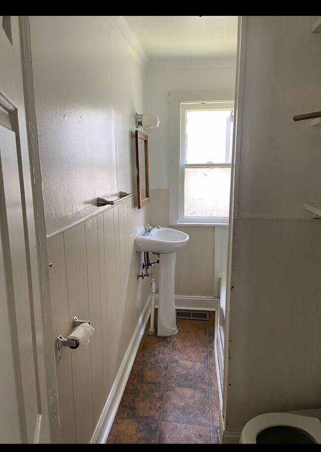 310 Cedar Place unit 2 bed room lower, East Rochester, NY 14445 - photo 7