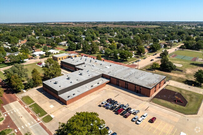 Kingman Elementary School is located along I-254.