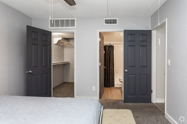 1BR, 1BA - 525 SF - Bedroom