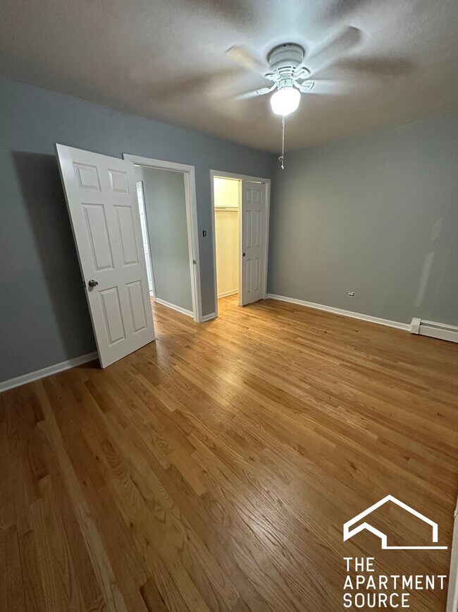 8504 Waukegan Rd unit 10, Morton Grove, IL 60053 - photo 6