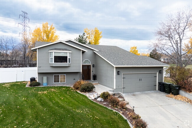 Billings Heights, MT residents can find bi-level homes on larger lots.