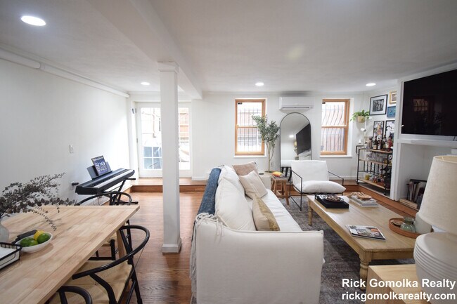 249 W Newton St unit 1, Boston, MA 02116 - photo 5