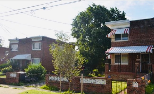 5703 18th Ave, Hyattsville, MD 20782 - photo 2