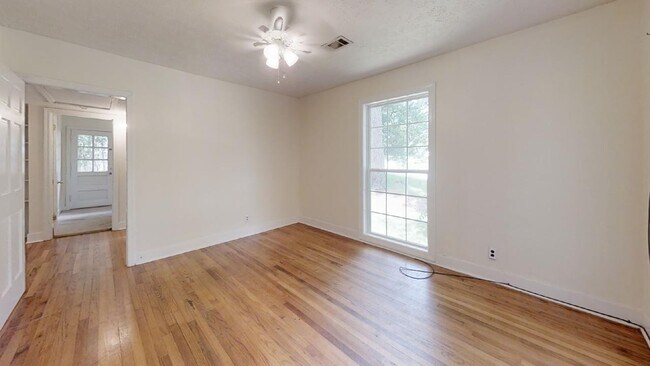 916 Lakeview Dr, Auburn, AL 36830 - photo 6