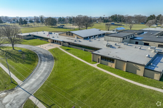 Hiawatha High School has a 3/5 Niche rating as well.