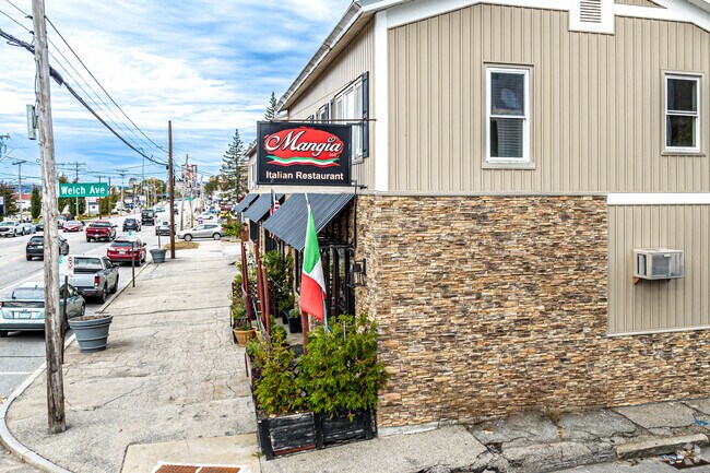Mangia Italian Restaurant is an Intimate Italian restaurant with quaint decor in Bakersville.