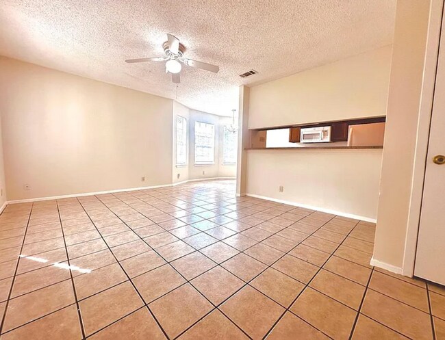 2004 Kirksey Dr unit D, Austin, TX 78741 - photo 3