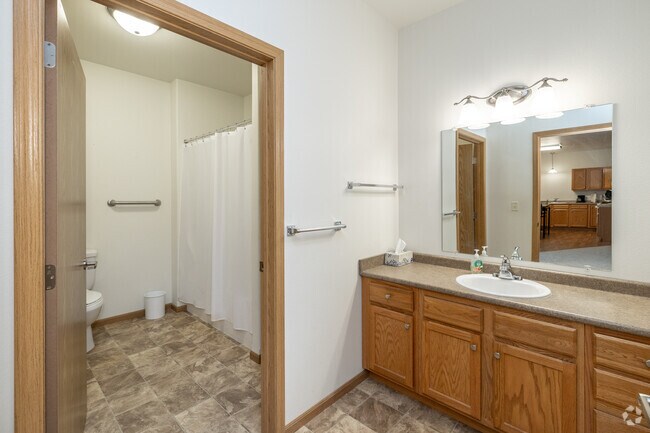 2BR, 1BA - 1,200SF - Bathroom