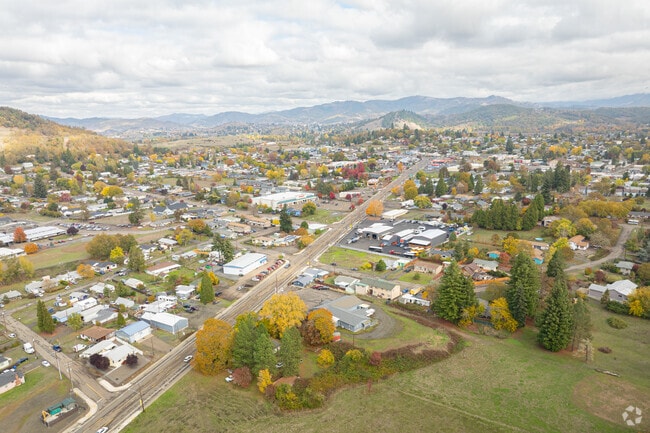 Winston, nestled in Douglas County, offers rolling landscapes and a welcoming, close-knit community.