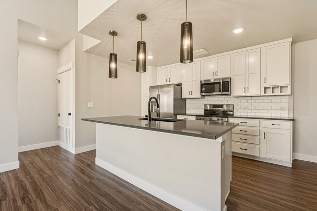 4260 Vulcan Creek Dr unit 307, Loveland, CO 80538 - photo 3