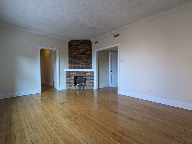 3523 N Racine Ave unit 3517-W1, Chicago, IL 60657 - photo 3