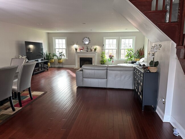 4506 Stonehedge Rd, Edison, NJ 08820 - photo 4