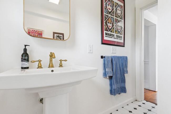 42 Warren Ave, Mystic, CT 06355 - photo 5