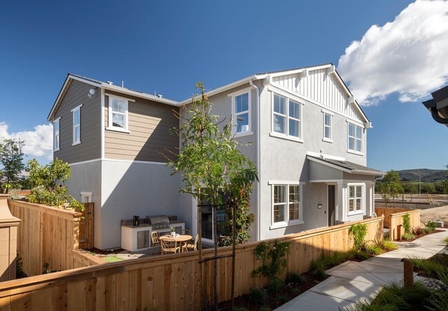 211 Bravo St unit 36860544, San Luis Obispo, CA 93401 - photo 2