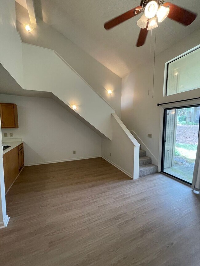 1025 Stonegate Dr, Auburn, AL 36832 - photo 5