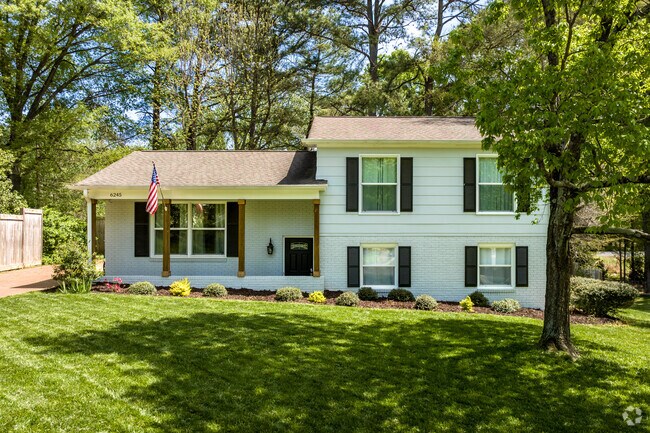 Newly Updated Split-Level Home in the Stonehaven Neighborhood of Charlotte