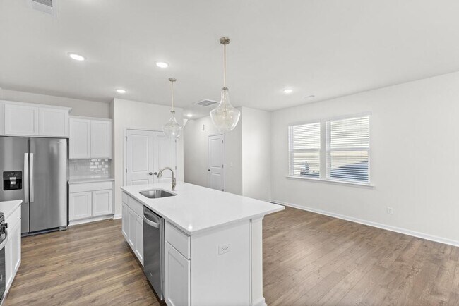 1236 Summer Duck Loop, Florence, SC 29501 - photo 5