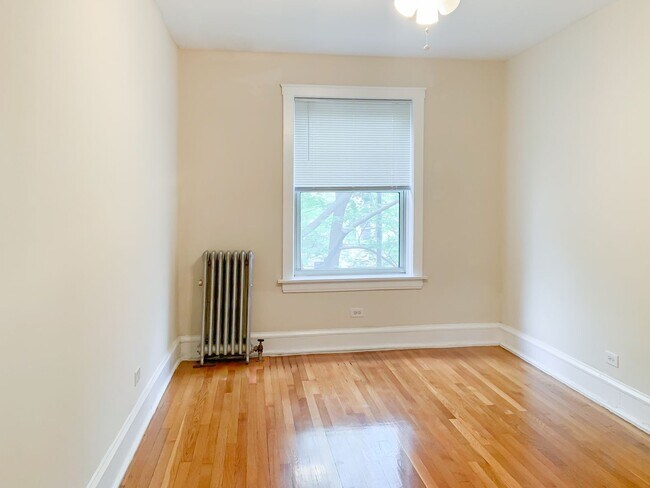 1607 W Berteau Ave unit 2, Chicago, IL 60613 - photo 7