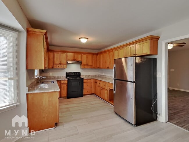 409 Triple Crown Cir, Clayton, NC 27527 - photo 5