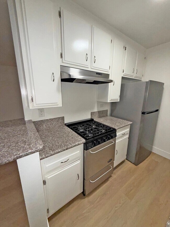 10776 Rose Ave unit 17, Los Angeles, CA 90034 - photo 3